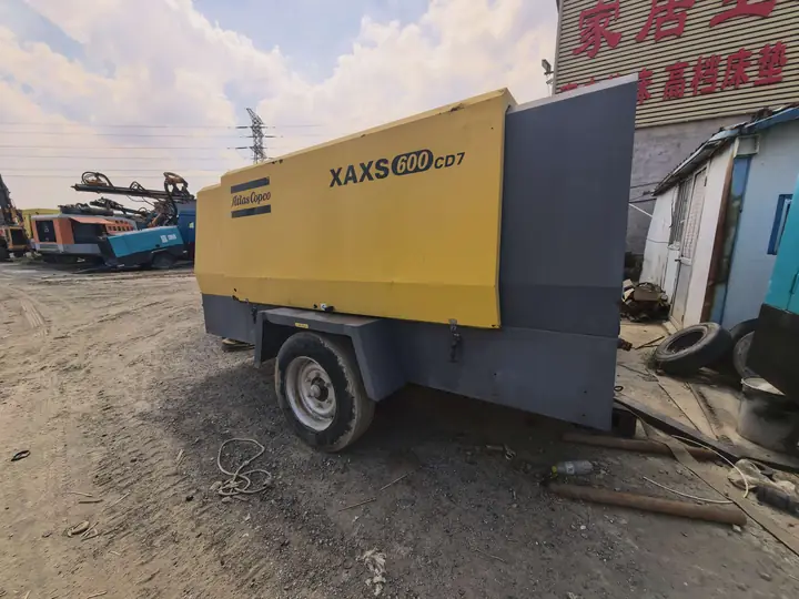 Atlas Copco XAXS600CD7 · CR-056 · Exterior and running gear